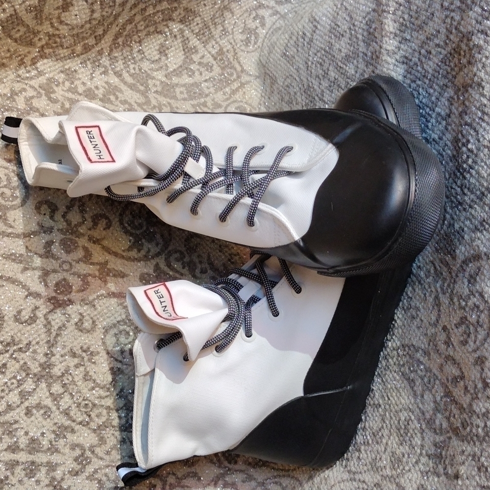 Hunter for Target Adult Unisex Sneakers M12/ W14   Nwot in White and Black